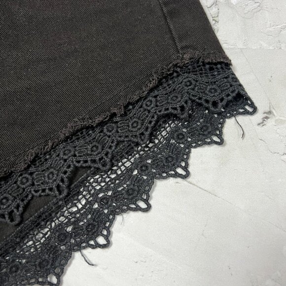Free People Black Denim Cutoff Shorts Crochet Lace Trim Scalloped Hem SIZE 26 - Picture 6 of 10